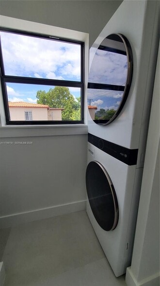 Building Photo - 6201 SW 22nd St