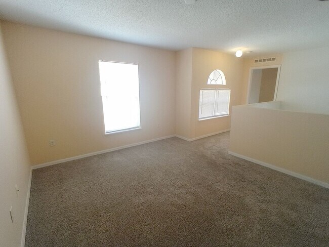 Building Photo - Spacious 4 bedrooms 2.5 baths single-family home Located in Orlando FL!!