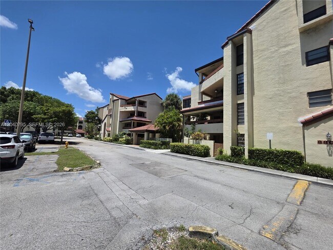 Building Photo - 8800 SW 123rd Ct