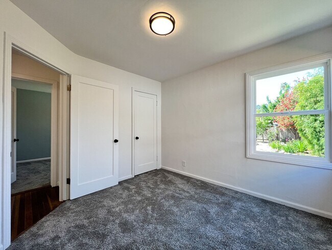 Building Photo - Charming Westwood Cottage in the Heart of Napa