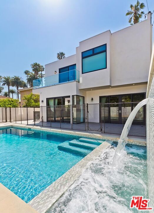 Building Photo - 312 S Palm Dr