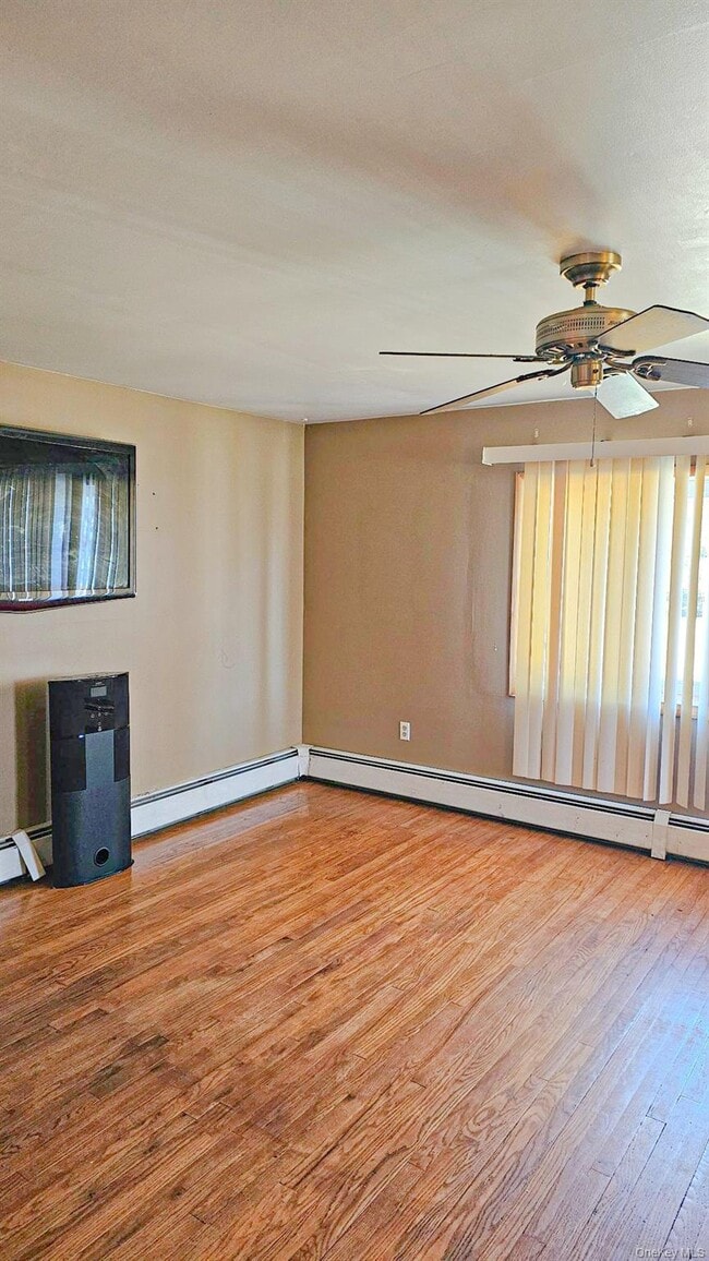 Building Photo - 225 Monhagen Ave