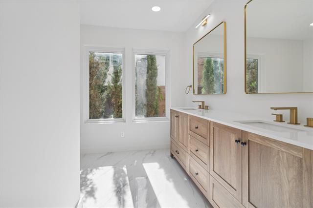 Building Photo - 15712 Terrace Lawn Cir