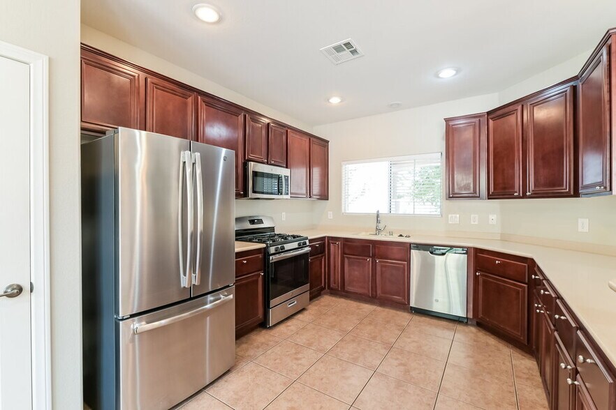 Building Photo - 4150 Buteo Ln
