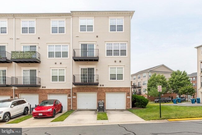 Building Photo - 42670 Hollyhock Terrace
