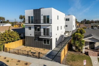 Building Photo - 2404 Cochran Ave