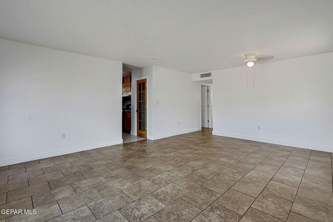 Building Photo - 287 Sunset Hills Dr
