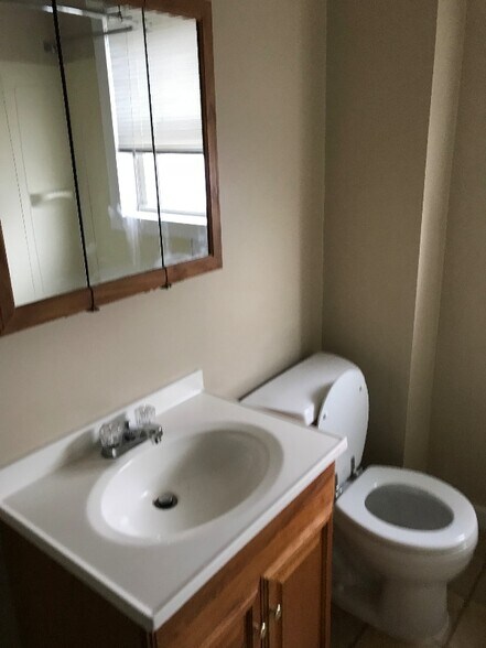 Building Photo - 227 James St