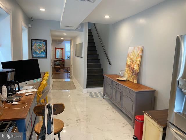 Building Photo - 513 S Regester St