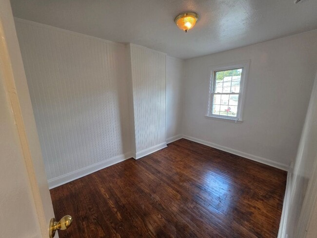 Building Photo - 4 S Cannon Dr