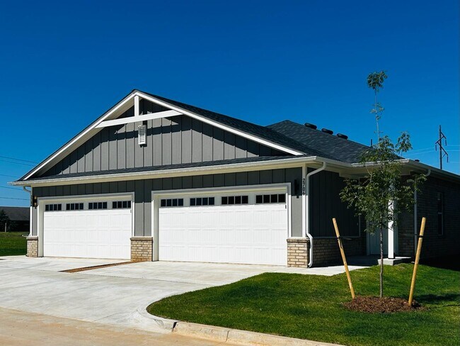 Primary Photo - 2706 Belmont Rd