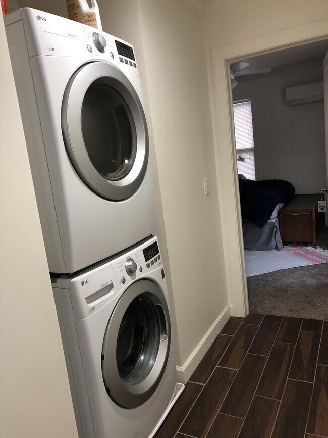 Building Photo - 105 Wiedmaier Ct