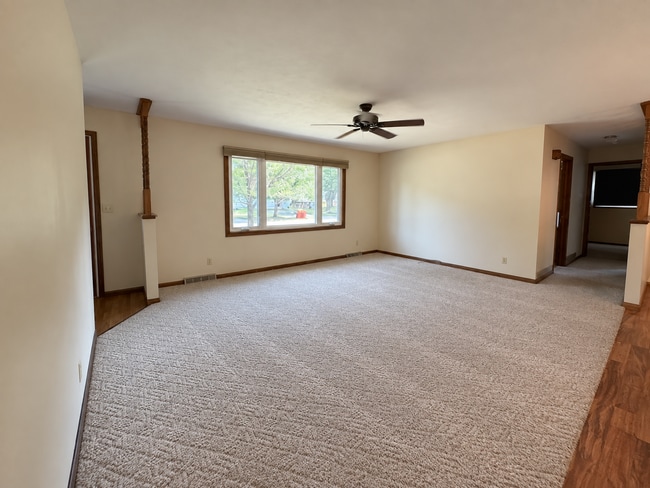 Building Photo - 3 Bedroom, 2.5 Bathroom Home with Fenced Yard & 2 Car Garage