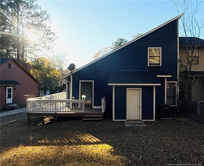 Building Photo - 824 Danish Dr