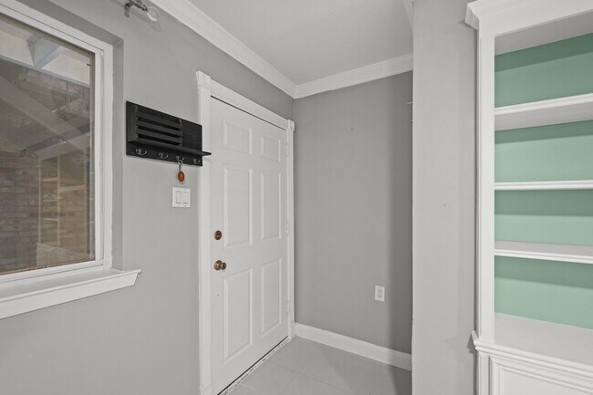 Building Photo - 4040 San Felipe St