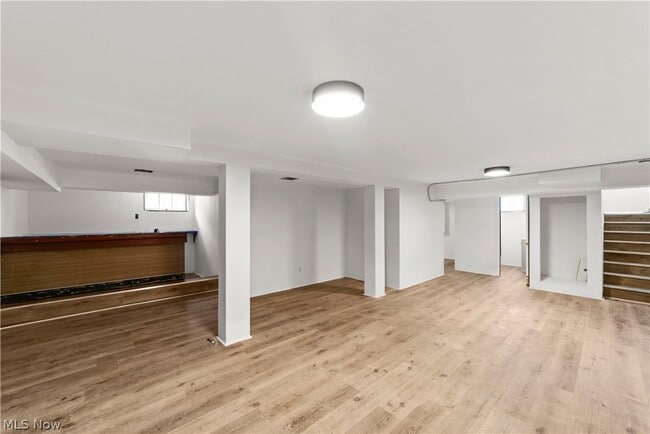 Building Photo - 867 East Blvd