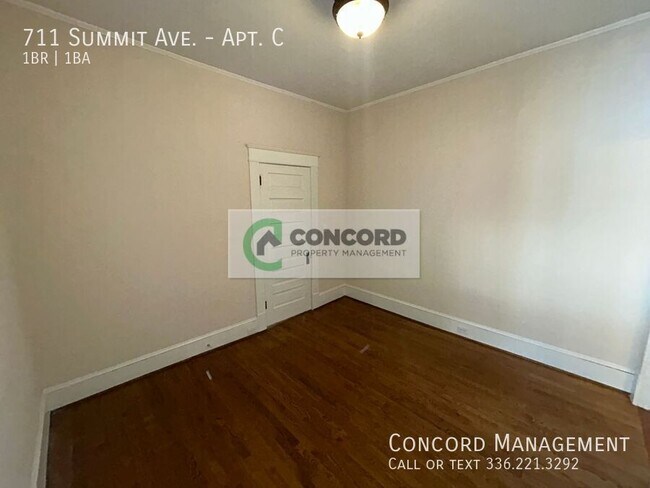 Building Photo - 711 Summit Ave