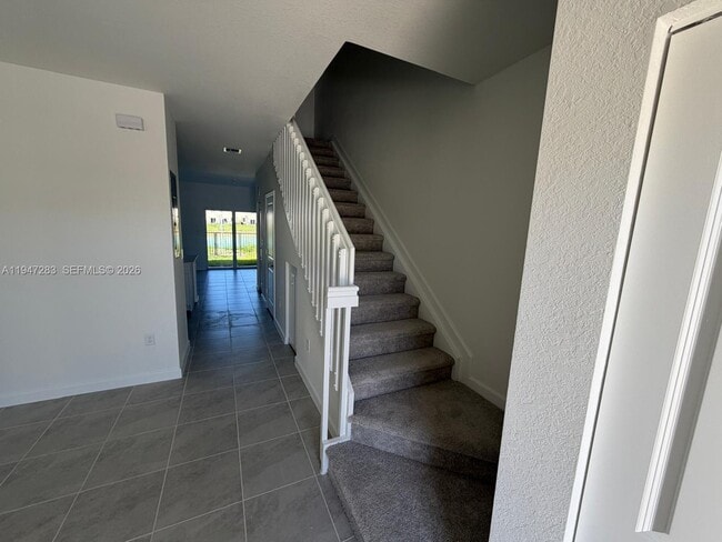 Building Photo - 2732 SE 26th Ave