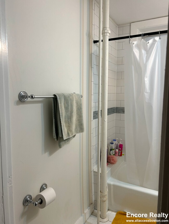 Building Photo - 224 Hanover St