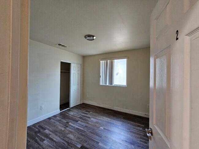 Building Photo - 23(1456,1458)