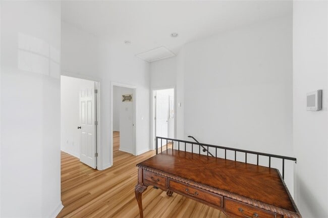 Building Photo - 4118 Woodacre Ln