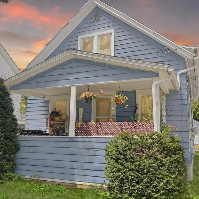 Building Photo - 706 Webb St