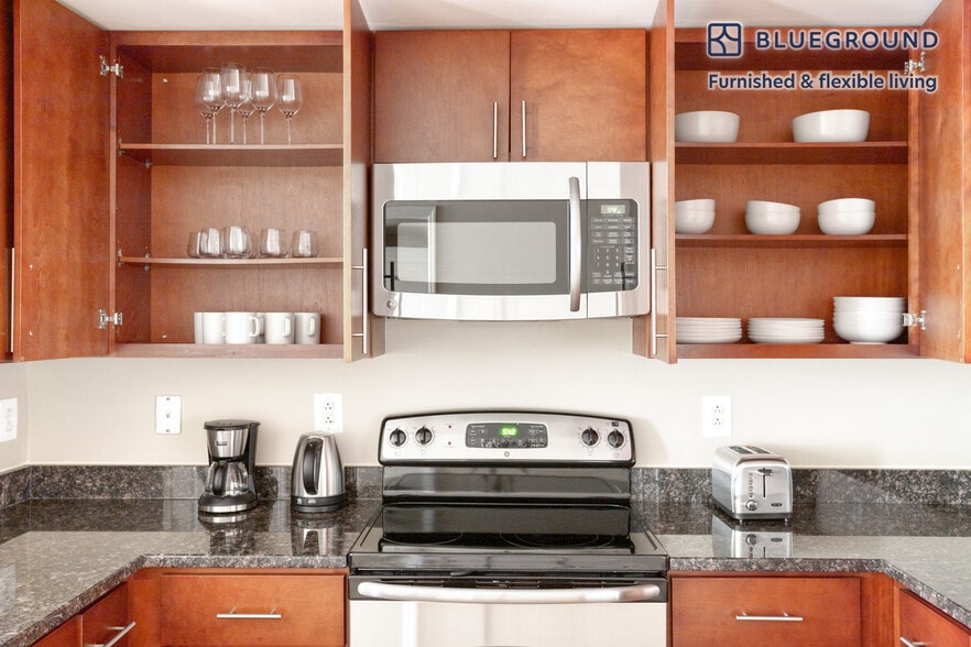 Building Photo - 425 L St NW