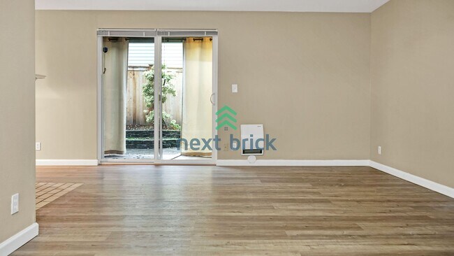 Building Photo - 2 BED & 2 BATH CONDO FOR RENT