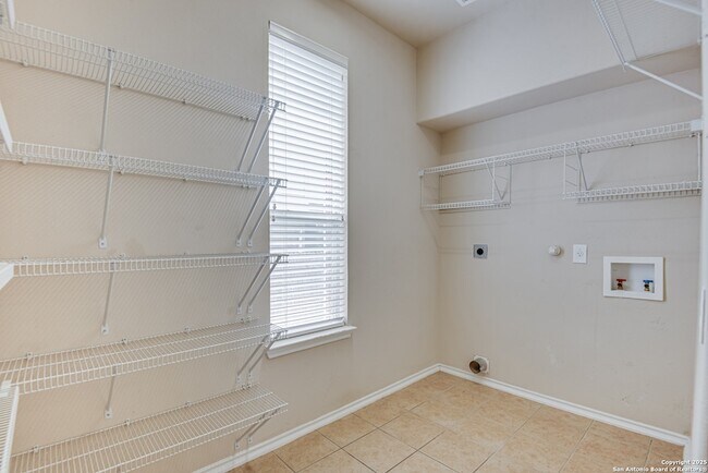Building Photo - 2637 Gallant Fox Dr