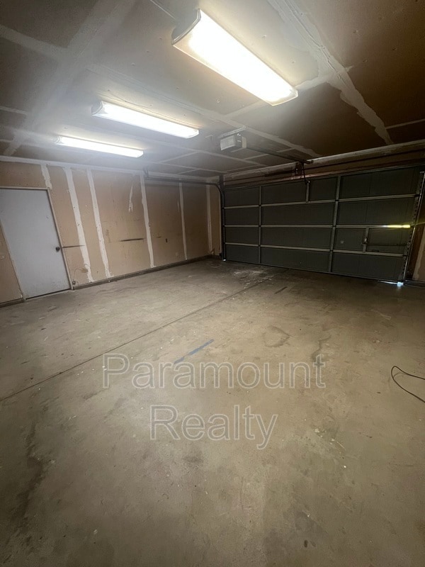 Building Photo - 1230 Mohr Cir