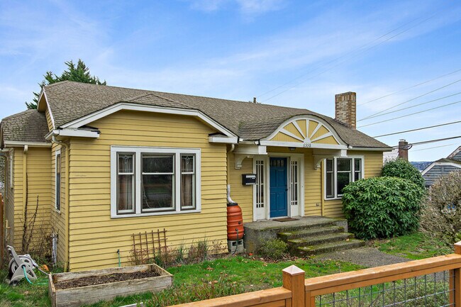 Building Photo - 6558 Seward Park Ave S