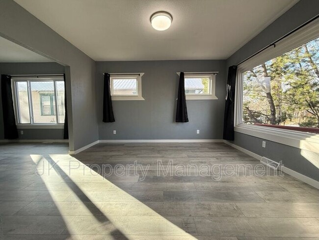 Building Photo - 1512 3rd Ave N