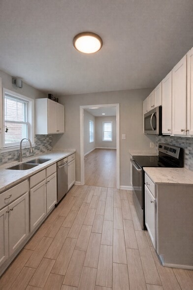 Building Photo - 117 Jennifer Ln SW