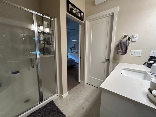 Building Photo - 3 Bedroom 2 Bath Home in Cordata with Garage