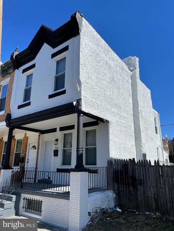 Primary Photo - 4447 N 19th St