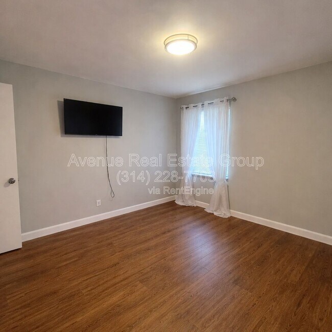 Building Photo - 7116 Clayton Rd