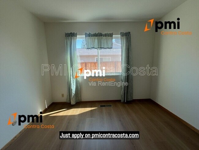 Building Photo - 2850 St Denis Dr