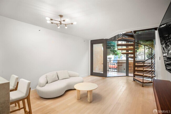 Building Photo - 101 Lombard St