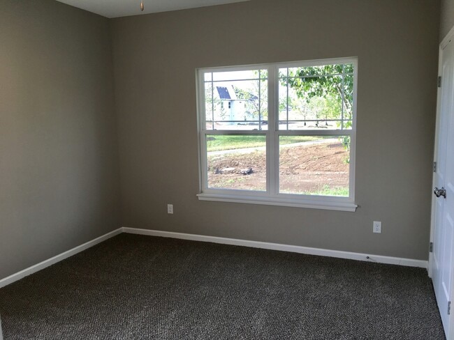 Building Photo - Single Level 2 Bed 1 Car Attached Villa in...