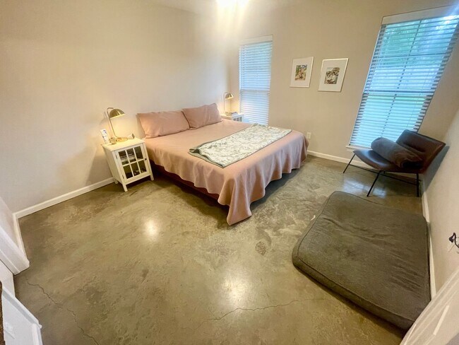 Building Photo - Beautiful 3 Bed/2 Bath for Rent in Germant...