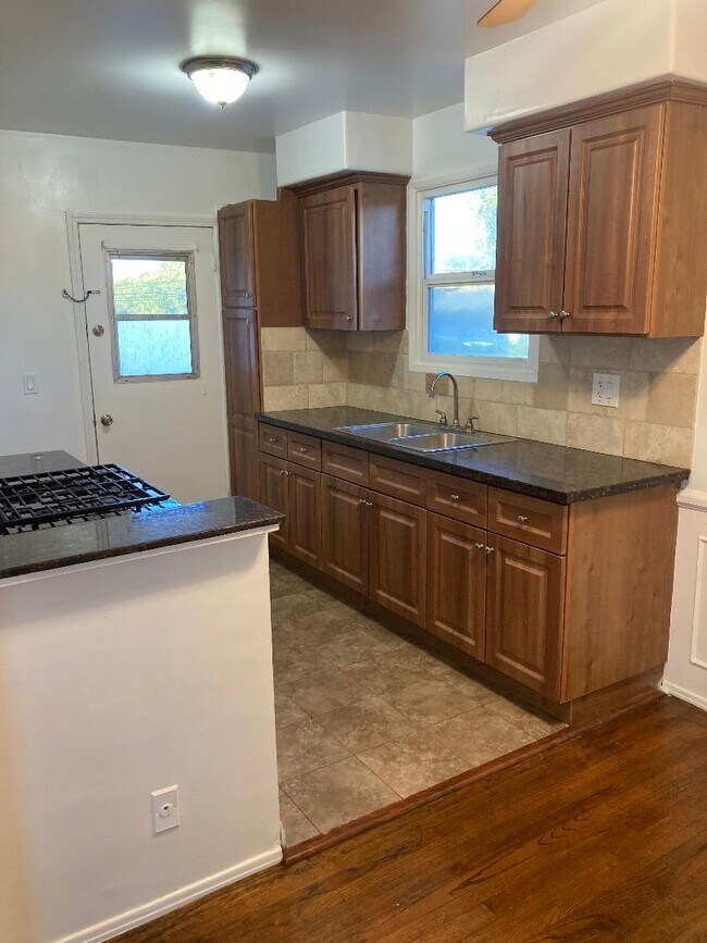Building Photo - 5806 Coldwater Canyon Ave
