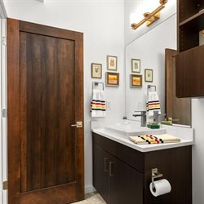 Building Photo - Whitefish Townhome w/ Clubhouse amenities