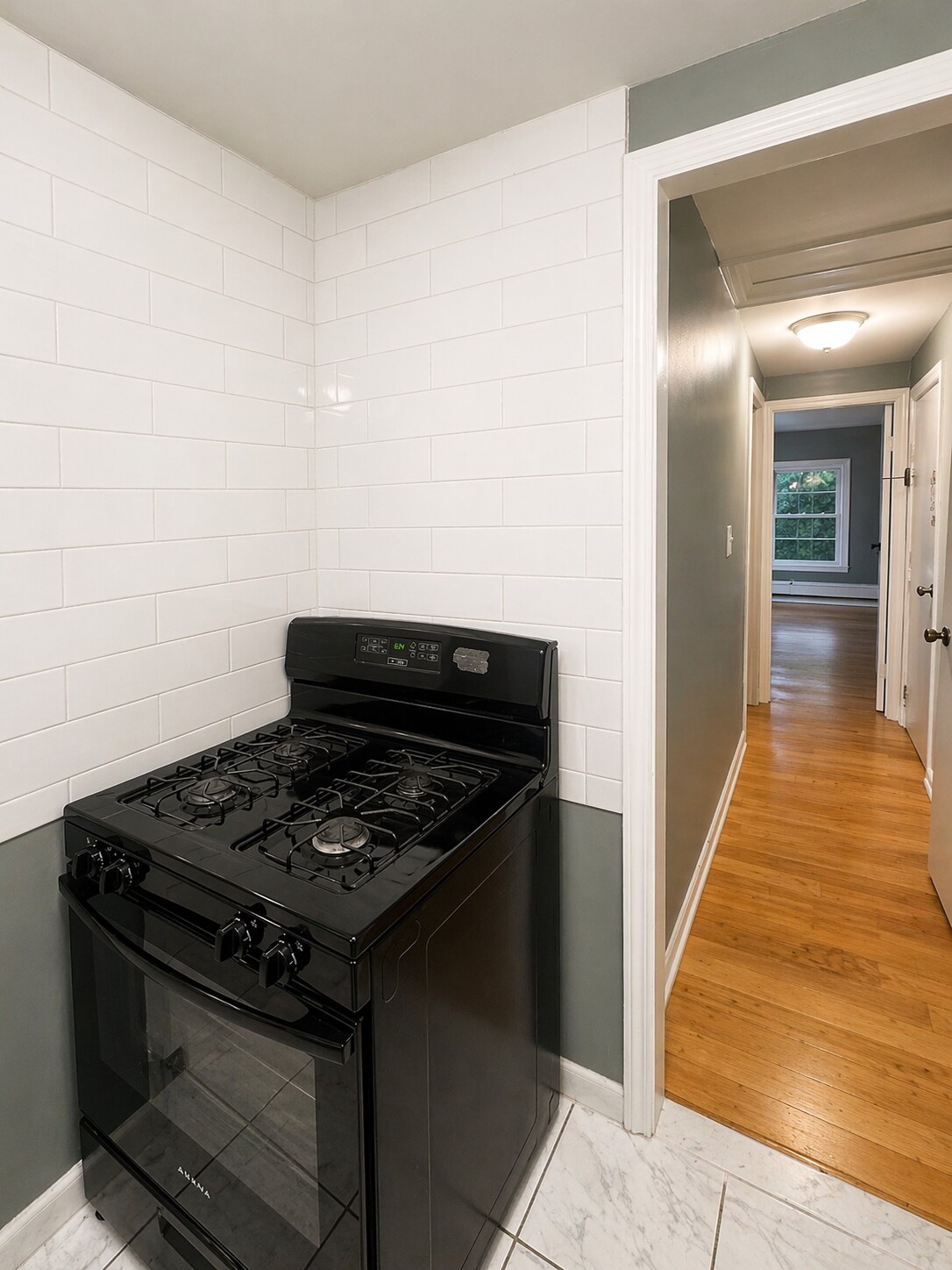 Building Photo - 35 Coit St