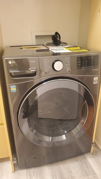 washer/dryer combo - 4200 Laurel Canyon Blvd