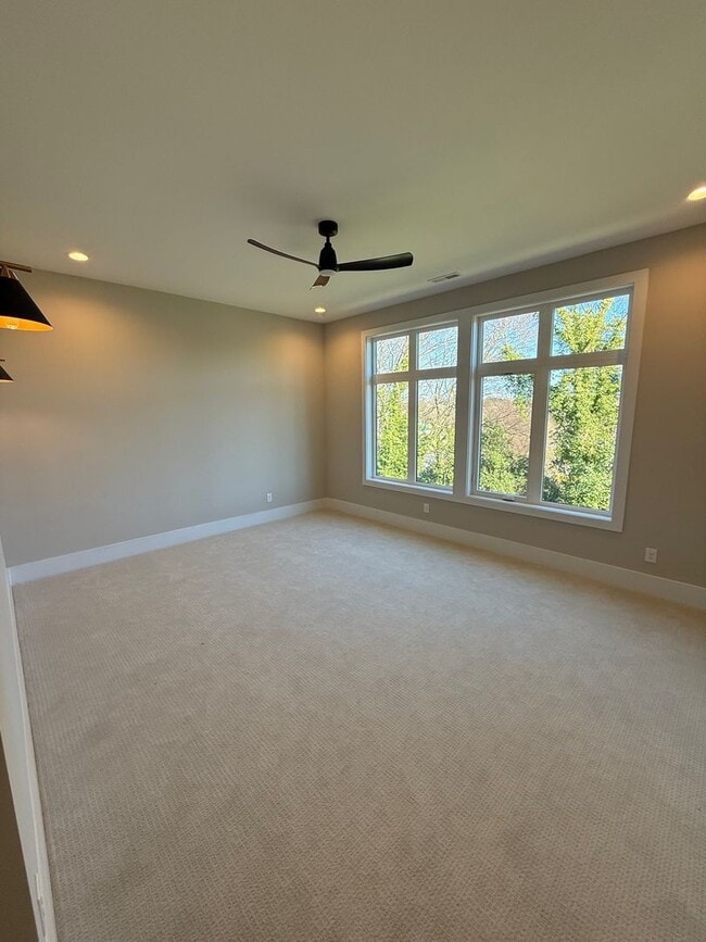 Building Photo - LUXURY Rooftop Terrace Townhome Uptown CLT **ONE MONTH FREE WITH A 13 MONTH LEASE**