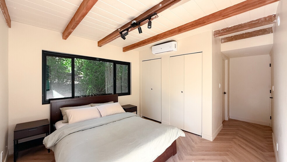 Suite B bedroom - 5323 Monterey Rd