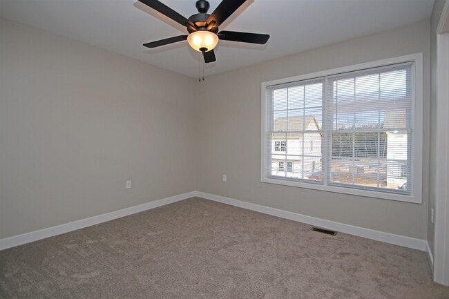 Building Photo - 1317 LUKE Ln