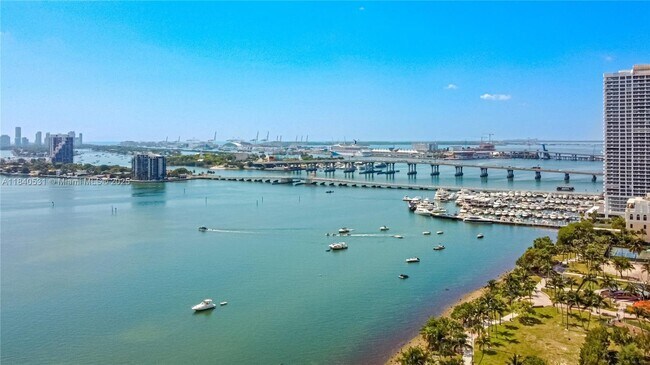 Building Photo - 1800 N Bayshore Dr