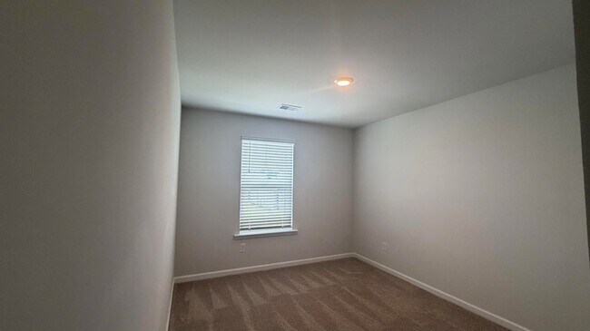 Building Photo - 742 Ladywood Dr