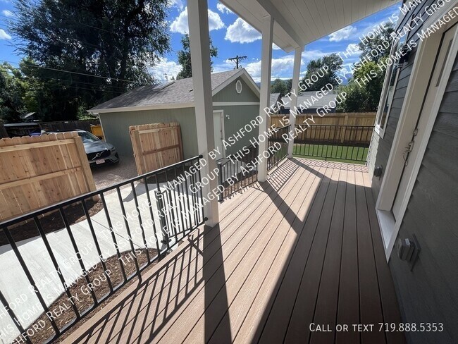 Building Photo - 839 E Willamette Ave